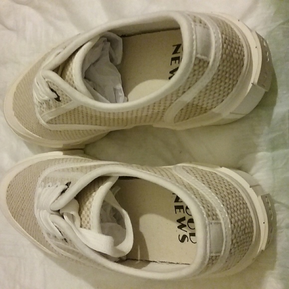 GOOD NEWS NIB Sneakers, US sz 6 - Picture 3 of 8